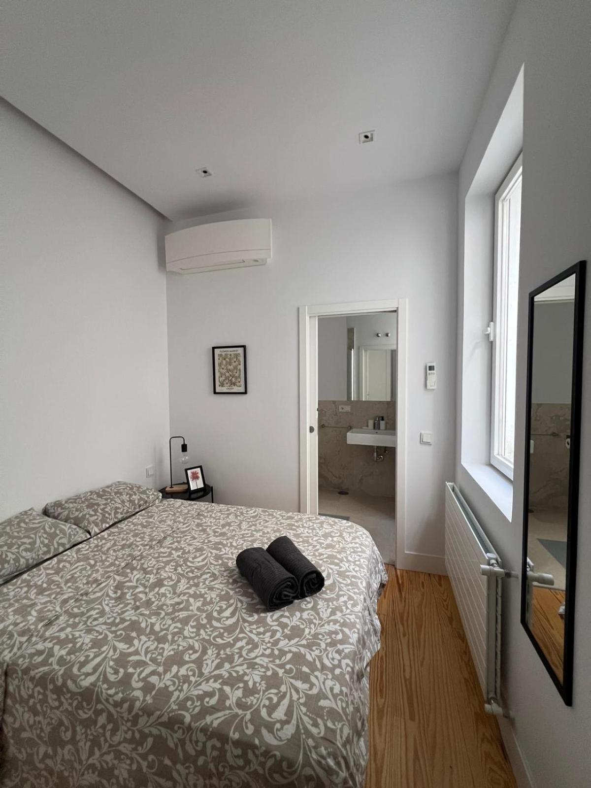 Private Rooms In Magdalena Street 马德里 外观 照片