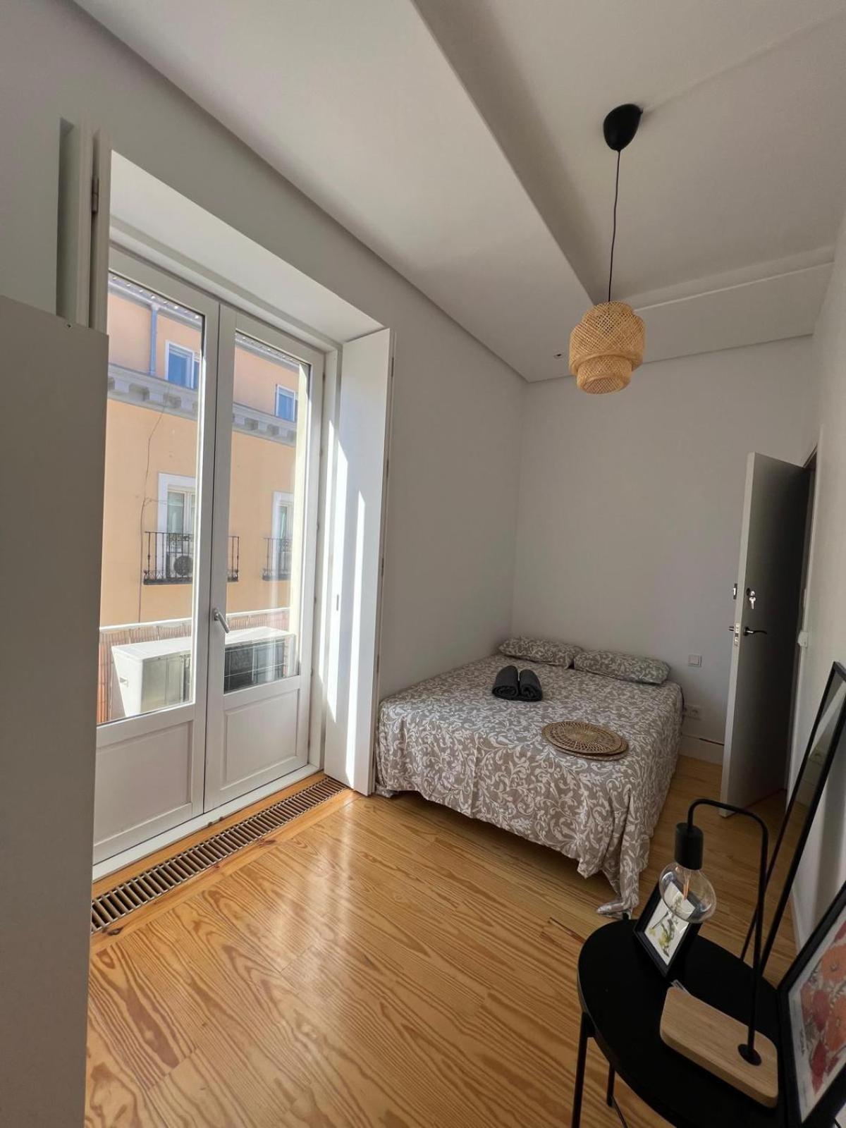 Private Rooms In Magdalena Street 马德里 外观 照片
