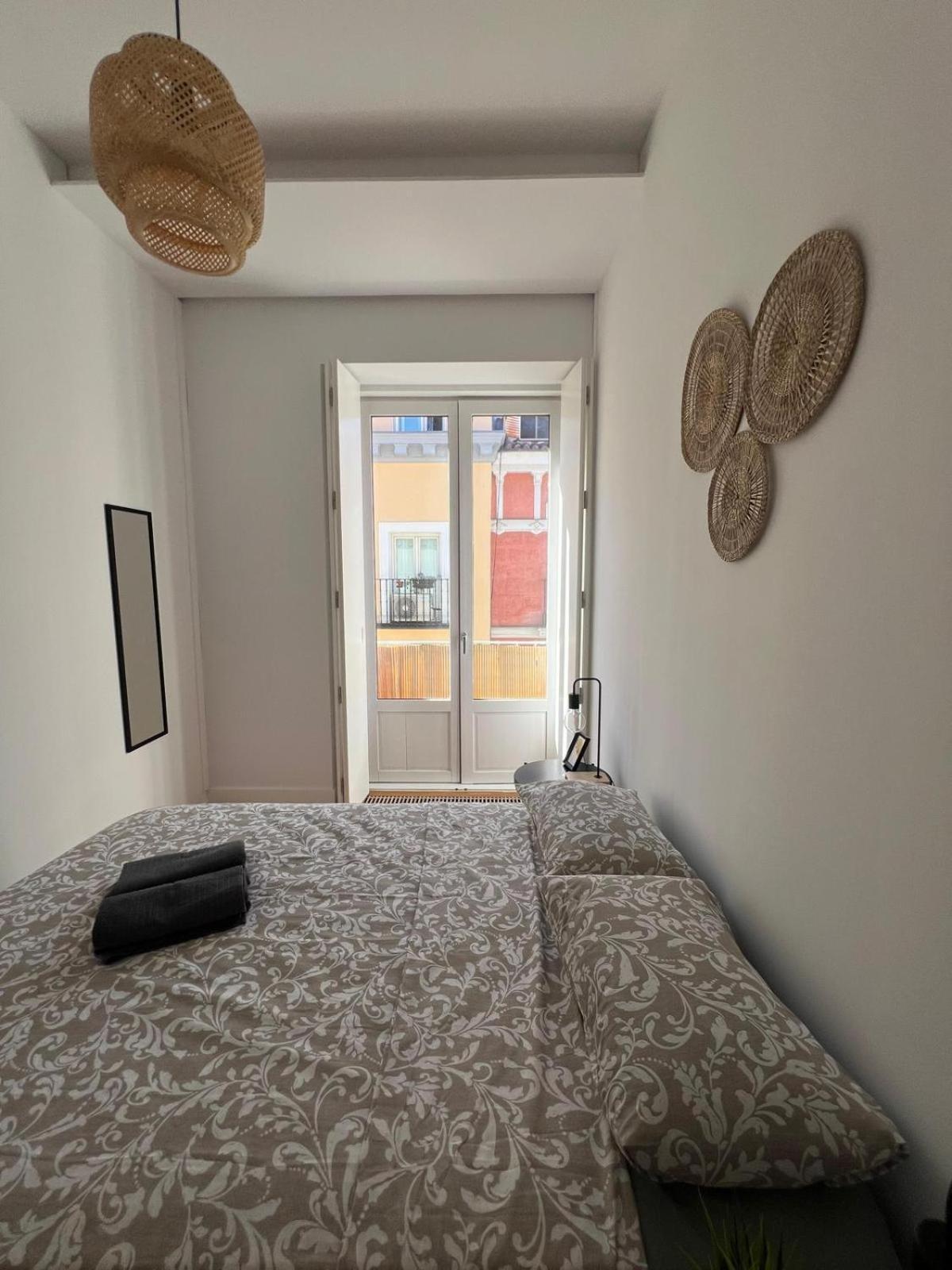 Private Rooms In Magdalena Street 马德里 外观 照片