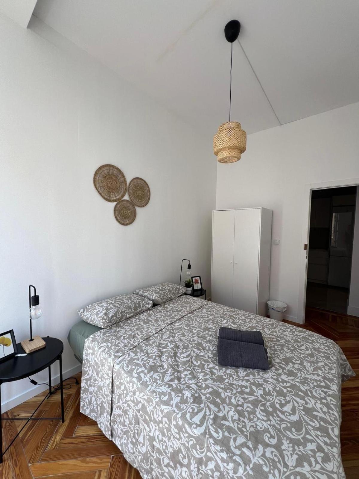 Private Rooms In Magdalena Street 马德里 外观 照片